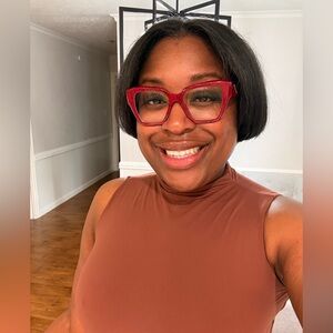 Meet your Posher, Janelle